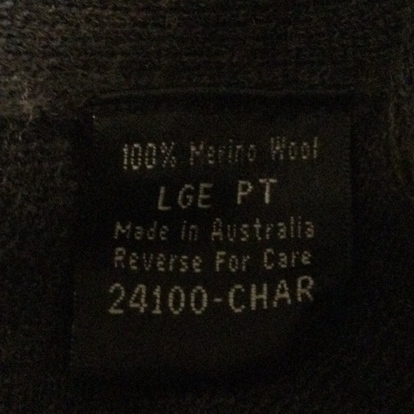 Crossing point will open front cardigan - Picture 7 of 7